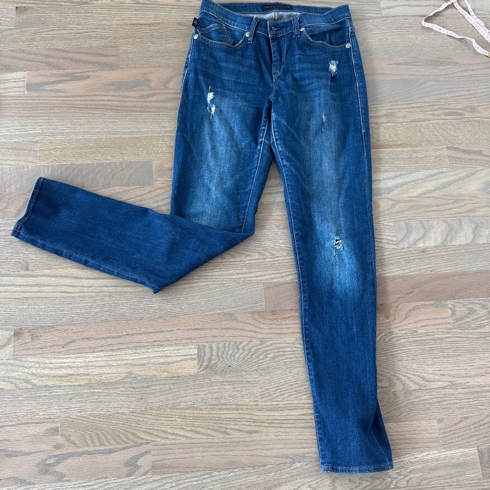 Rock and Republic distressed straight leg jeans. Size 6